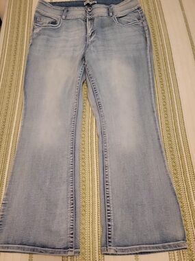Light Wash Women’s Jeans - Classic Flare Leg